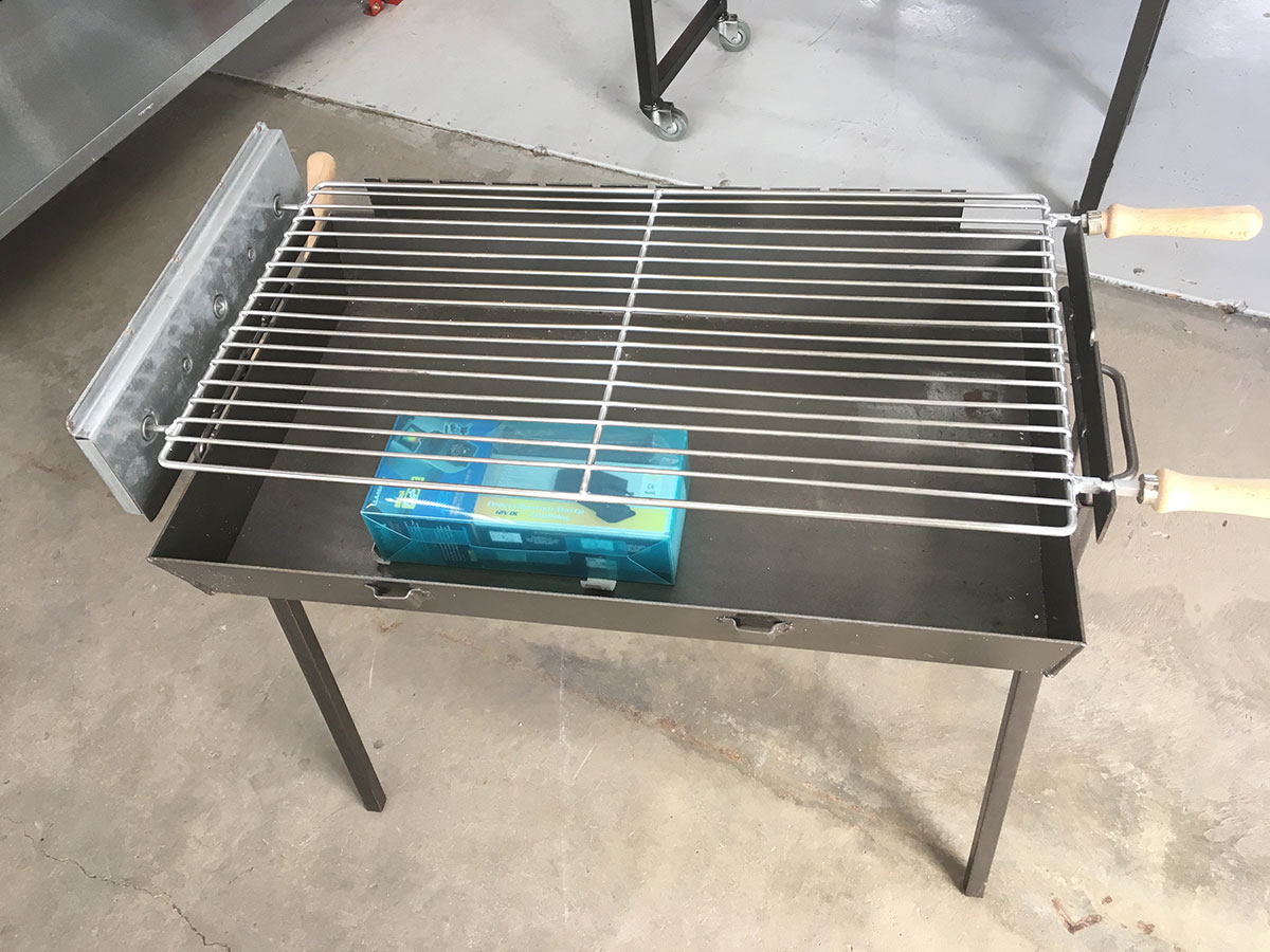 Small-Charcoal-Grill_BBQ-01